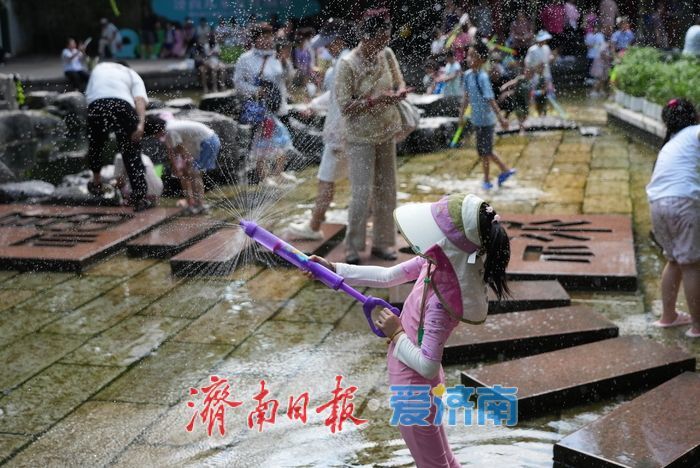 高温炙烤下的泉水“透心凉”