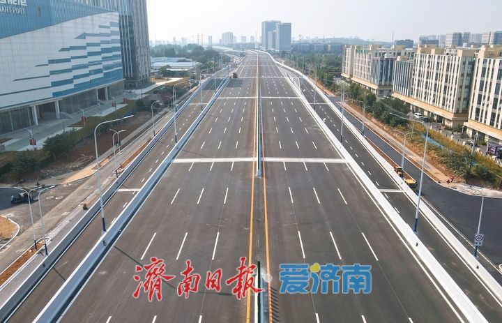 济南工业北路快速路东延项目双向八车道新建高架路展现雄姿