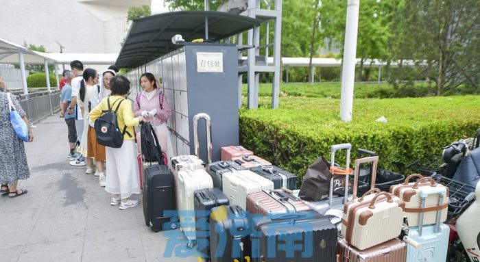 储柜外“存储”行李箱！济南：有种安全感叫信任