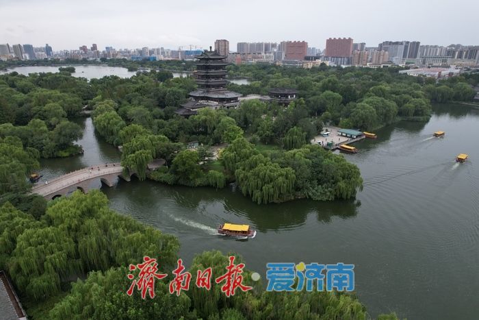 一年四季 泉在济南丨烟雨明湖 水墨泉城