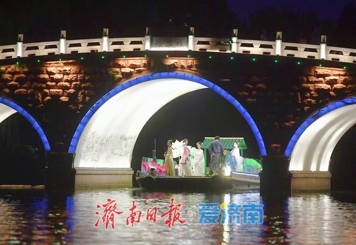 泉城新景致，明湖画中游