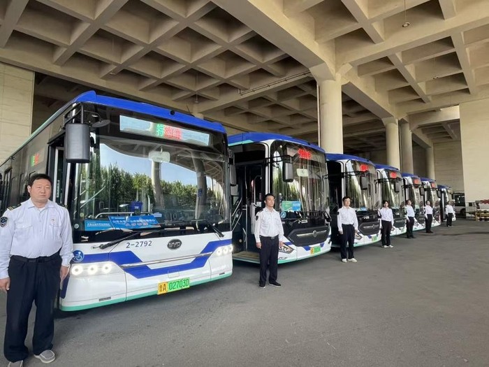 参加济南第五届高层次人才招引大会,这样坐公交往返