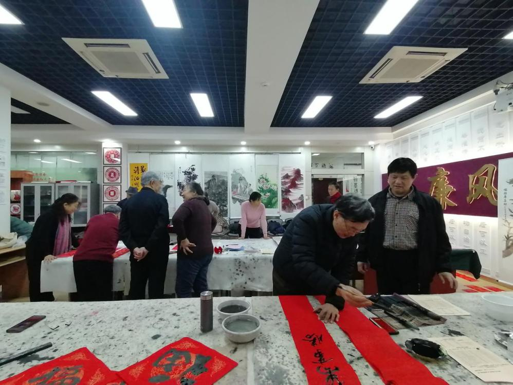 逛花市，迎新年｜花香满泉城 年味入万家 济南年宵花市进社区进公园活动拉开序幕