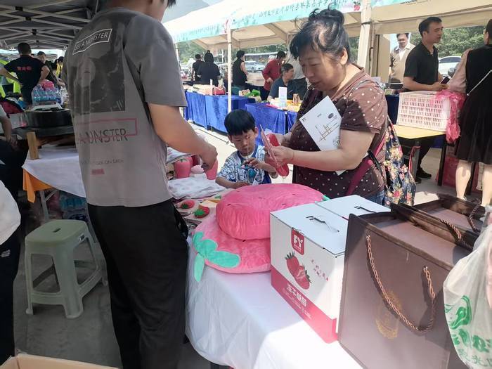 连嗨三日！泉水人家优质农产品汇聚佛慧山公园