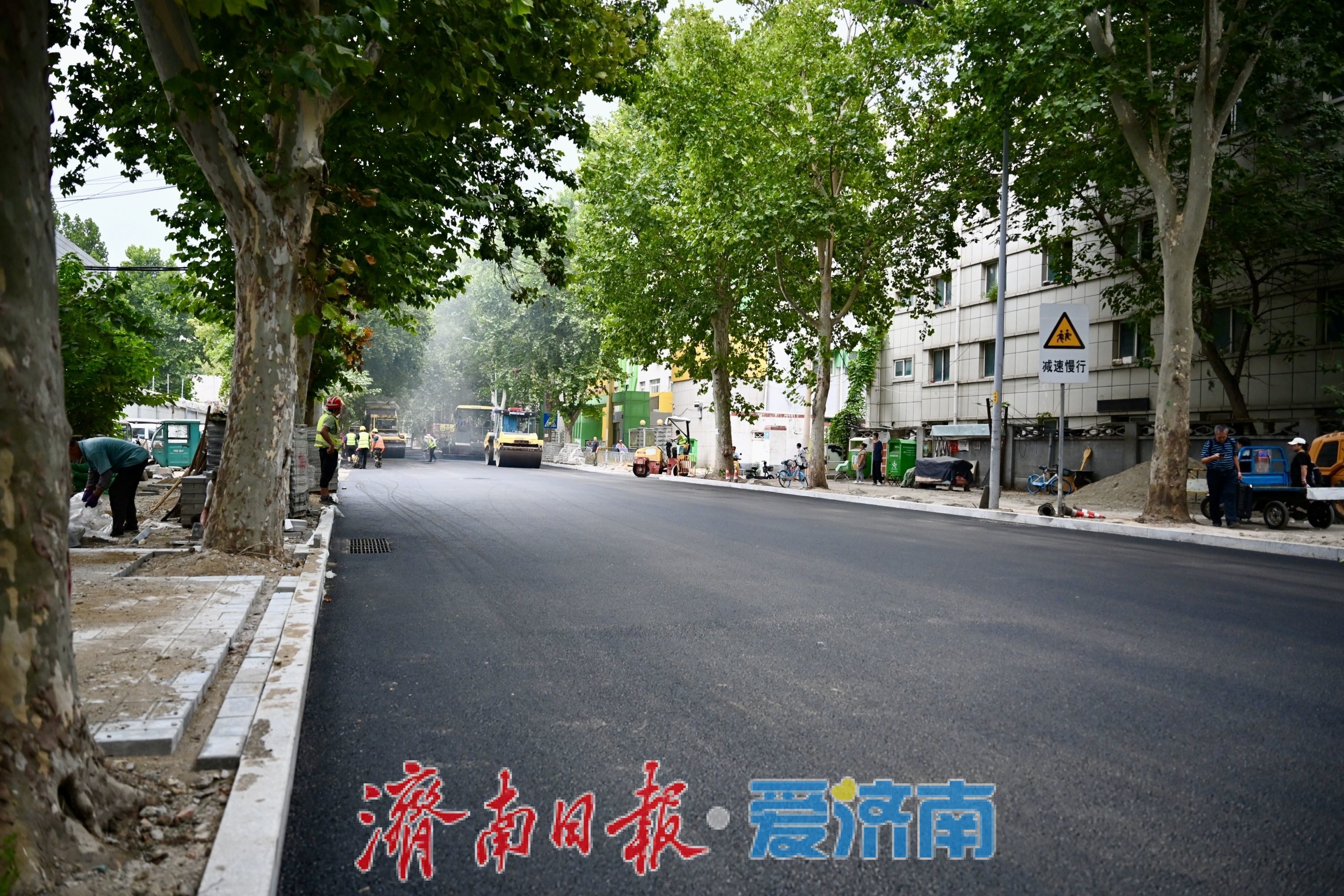 济南天桥区交校路实施道路沥青摊铺改造 片区道路品质全面升级
