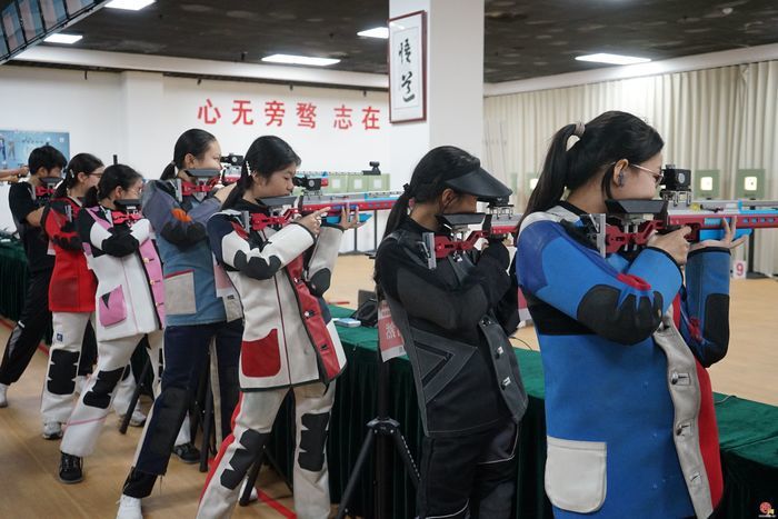 济南市市中区中小学生射击比赛落幕，射击小将“百步穿杨”展风采！