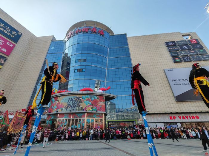 假期前四天游客数近100万，营业收入突破7600万元 槐荫区：消费红火人气旺