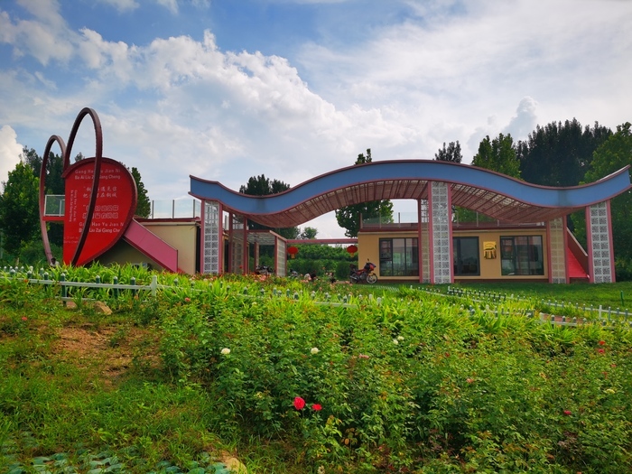 山泉花海为盟，“打卡”济南“公园式”婚姻登记点