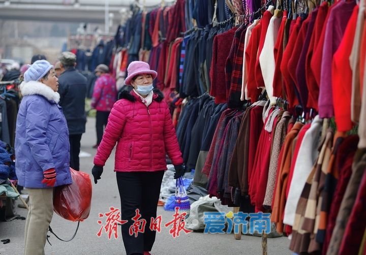 腊月年集人气旺，仲宫大集年味浓