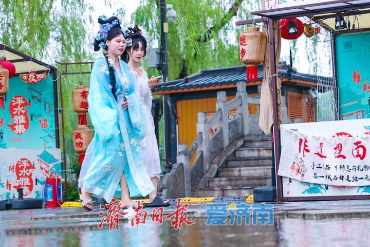 一年四季 泉在济南丨雨歇泉巷换新颜 曲水亭街游人熙攘