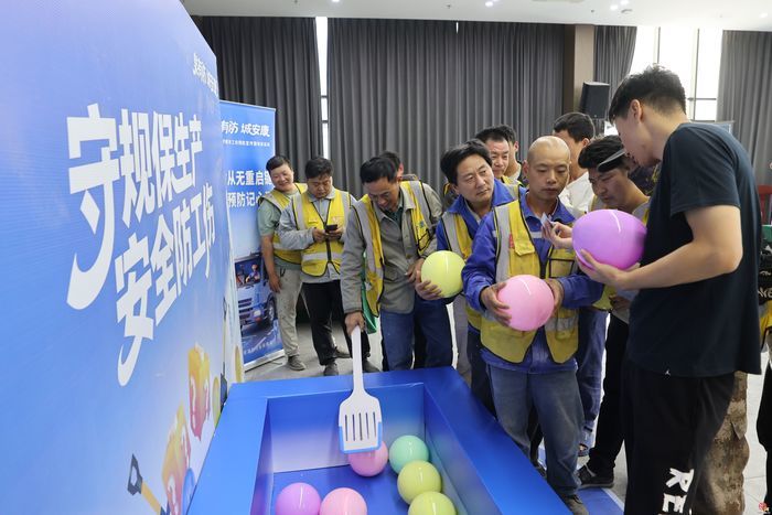 把安全带系在人生起点上 2026年济南工伤预防培训走进中建八局二公司医疗硅谷项目部