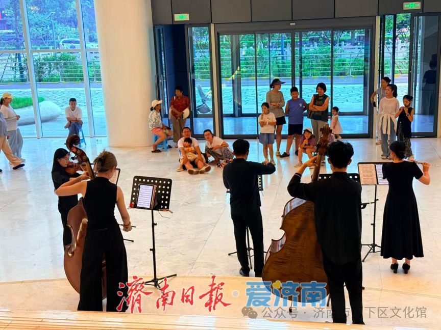“弦乐快闪”大学生暑期社会实践进基层活动启动