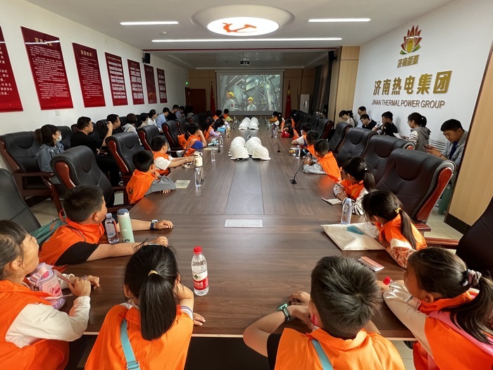 探秘莲花山热源厂，济南报业小记者破解“济南温暖冬天”的秘密