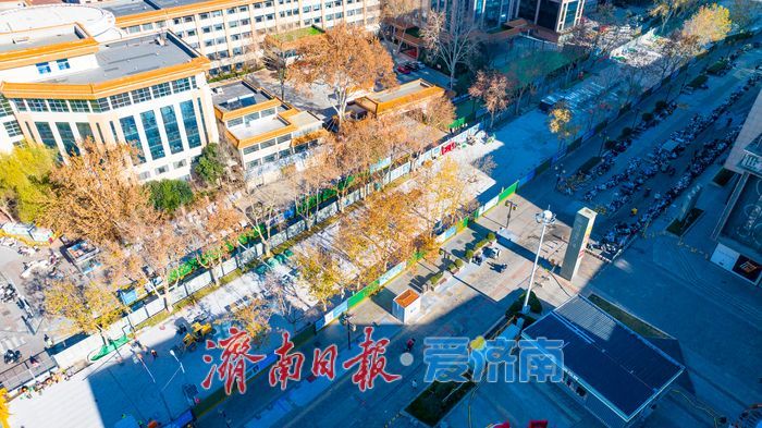项目强省会｜泉城路“老街新装”：核心区石板路面初现雏形