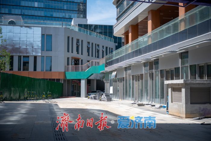 济南绿地国金天地二期商业街雏形初现 首批商家入驻赋能片区商业升级
