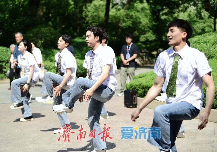 活力四射动感无限，“青春快闪”助力“五一”假期泉水游