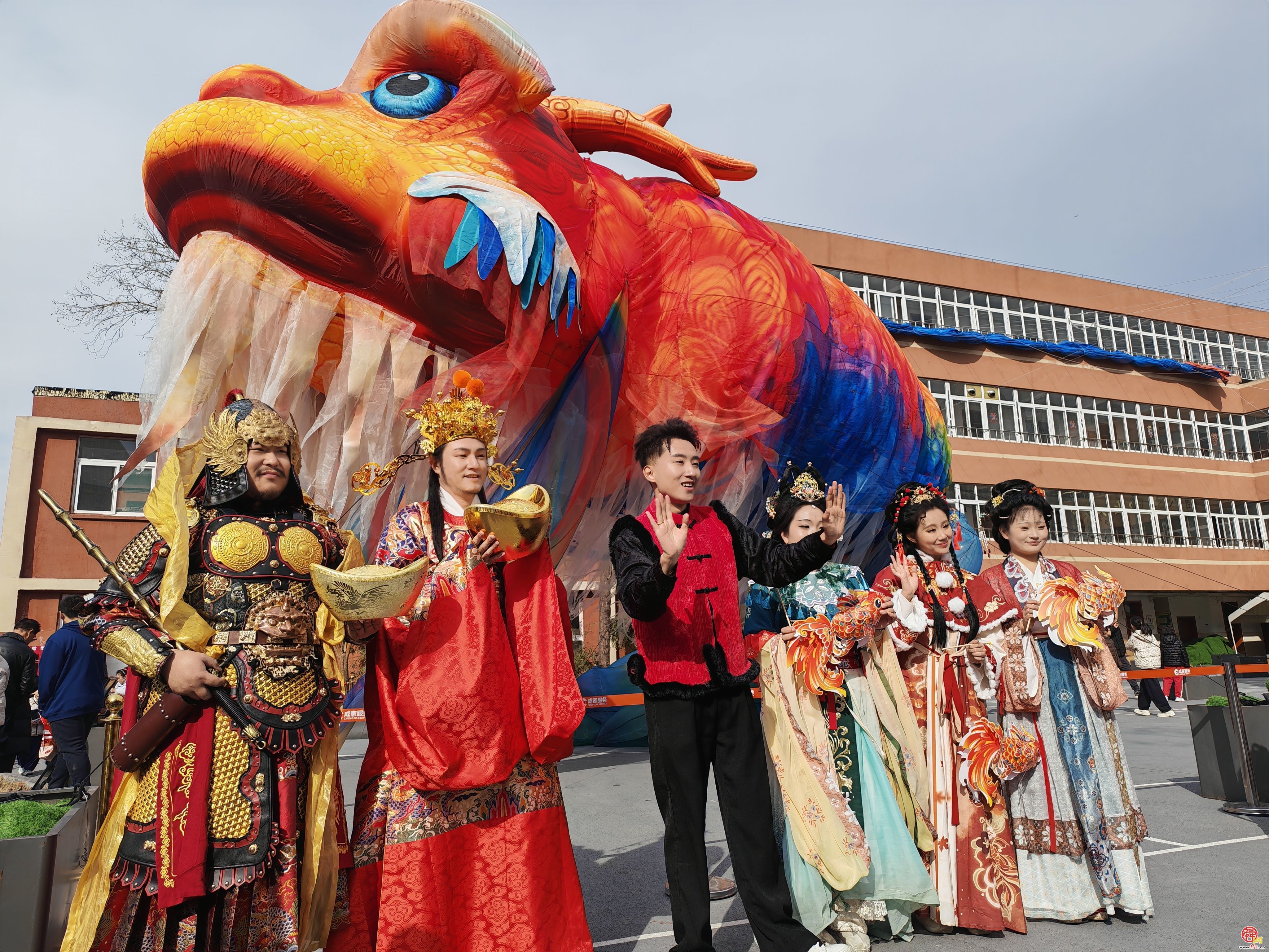 四戏闹新春 泉城年味浓 四方景致交织泉城最浓新春图景