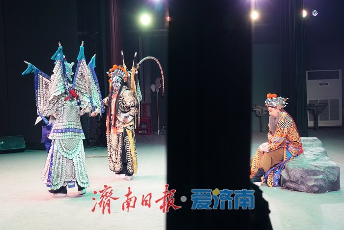 非遗莱芜梆子“台前幕后” 坚守匠心的交响与传承