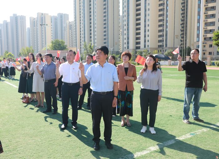 铭记历史传薪火 砥砺奋进向未来 ——济南市市中区经成小学举行2025年 秋季学期开学典礼