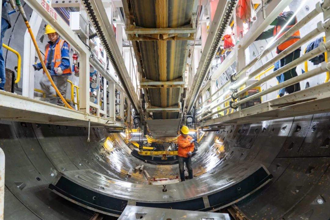 济南轨道交通8号线首个盾构区间单线贯通