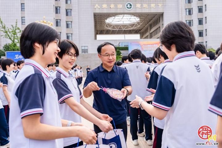 宠爱未央：60级高三的这个“六一”，甜甜蜜蜜