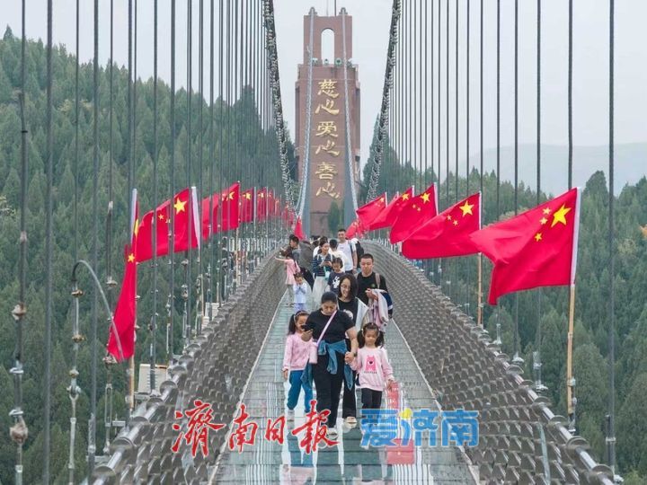 一年四季 泉在济南 