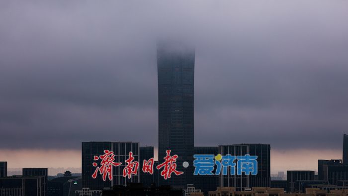 延时摄影 30秒展现济南雷雨大风前奏曲