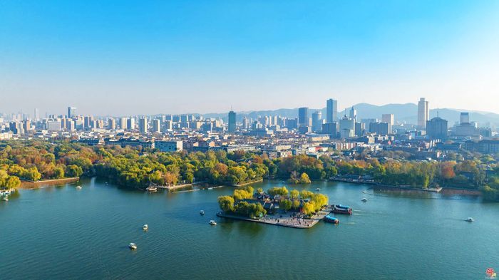 “舜心顺境”赋能商圈蝶变 历下区“历山论商”新闻发布会走进大明湖街道