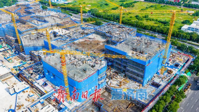 槐荫万达广场建设全面提速 西客站片区商业新地标初具雏形