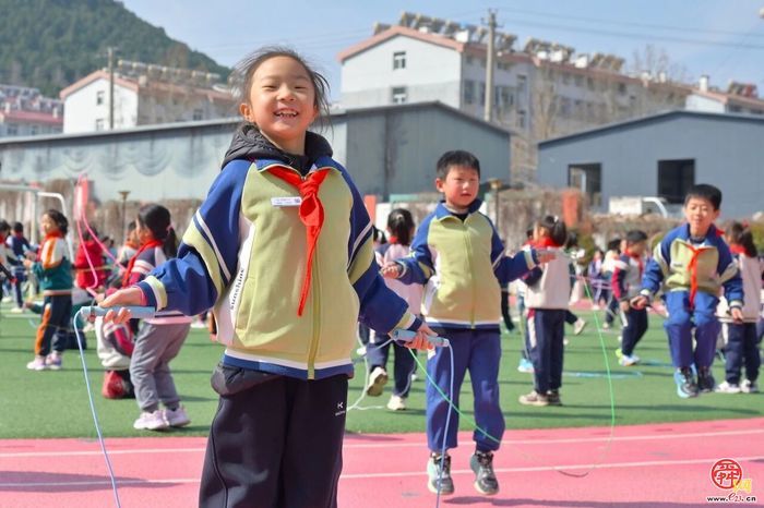 身上有汗、眼里有光丨济南市市中区爱都小学以“限时禁左”推进“健康第一”