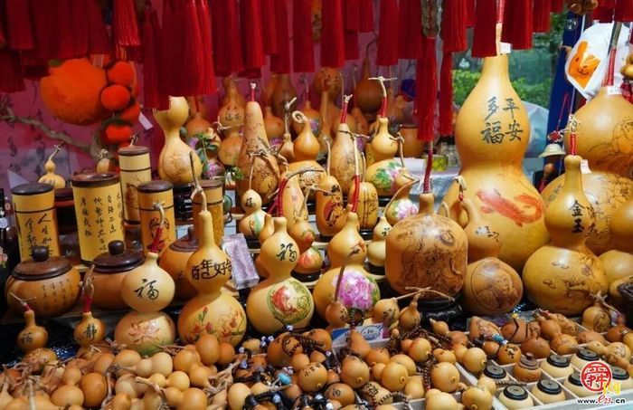 登兹历山·今又重阳 第42届千佛山“九月九”重阳山会人气爆棚