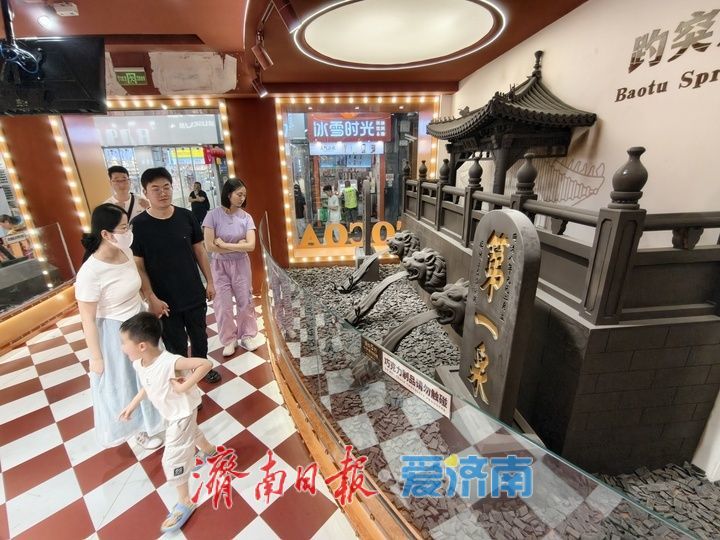 一年四季 泉在济南丨巧克力复刻泉城地标 济南网红博物馆引打卡