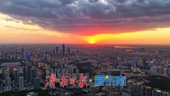 落日似火！济南 CBD 天际线的夕阳盛宴