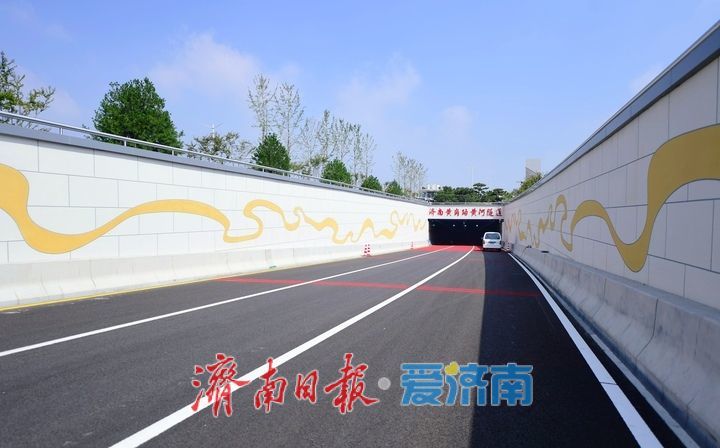 黄岗路黄河隧道南出入口亮相