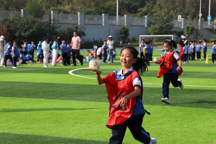 秋季运动会活力开幕，多彩项目点亮校园——历城区智轩学校小学部举行秋季运动会