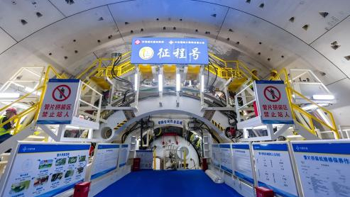 建设者假期坚守岗位，济南高铁、机场、地铁等项目多点开花