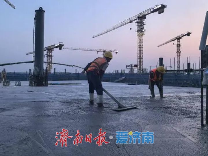 项目强省会｜起步区黄河体育中心游泳馆及全民健身中心南区2-1区项目顺利封顶