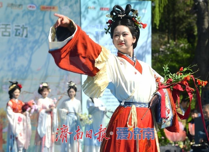 “一年四季·泉在济南”系列活动暨2025济南花朝节启动