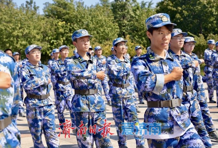 迷彩青春正淬炼