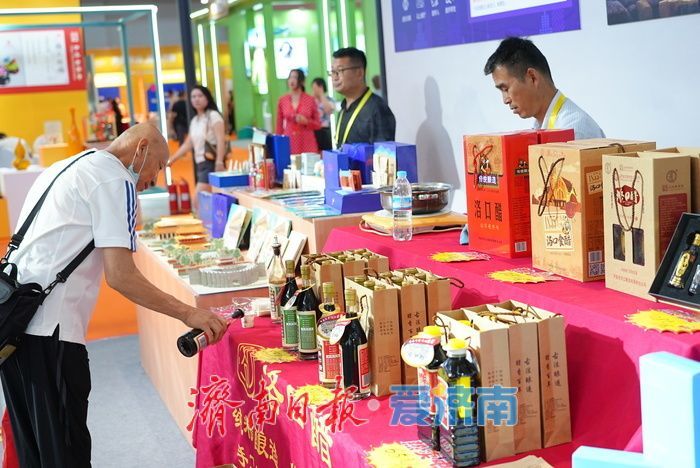 超2000家采购商、300 家企业汇聚泉城！掀起乐购外贸优品“双向奔赴”