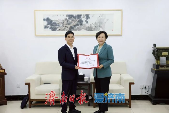 英雄如山 共赴红色书香之约