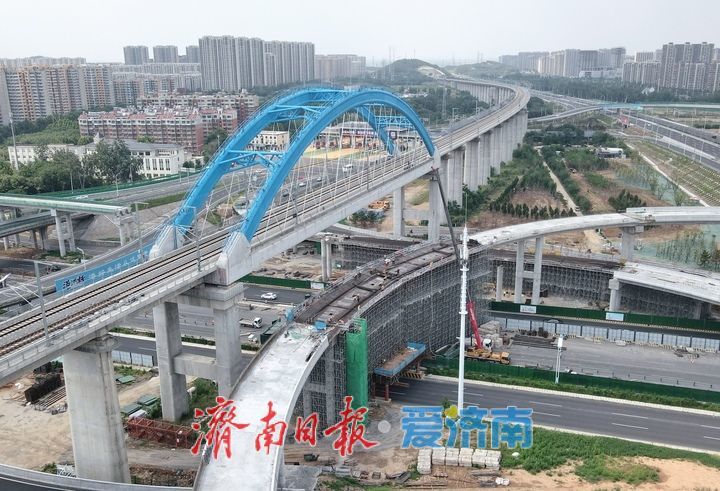 济莱高铁历城站新建匝道即将合龙