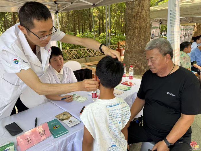济南市儿童医院积极参与全民健康素养宣传月义诊活动 助力儿童健康知识普及