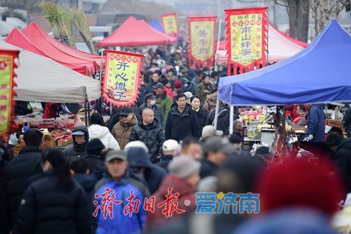 腊月年集人气旺，仲宫大集年味浓