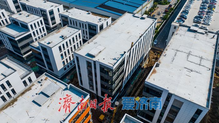 项目强省会｜中交（济南）创芯智谷项目加速“扮靓”，室外及安装工程过半