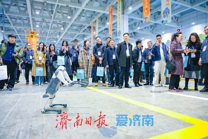 “天下泉城聚天下英才”中国·济南第五届高层次人才招引大会启幕