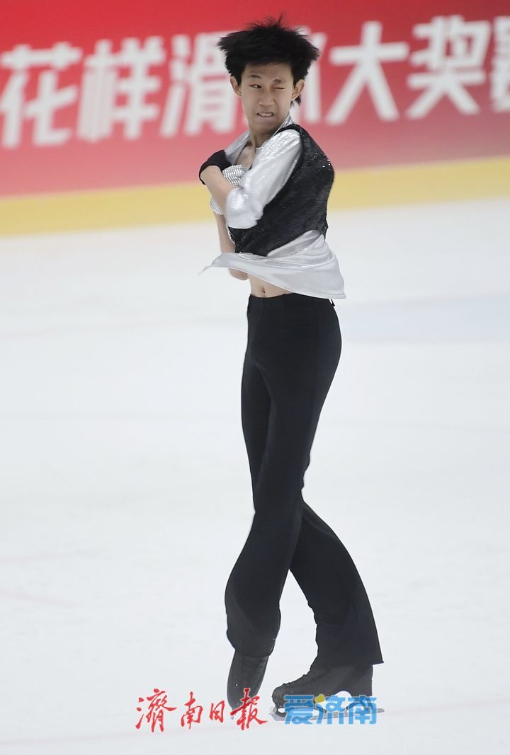 2025年中国花样滑冰俱乐部联赛济南站今日开幕