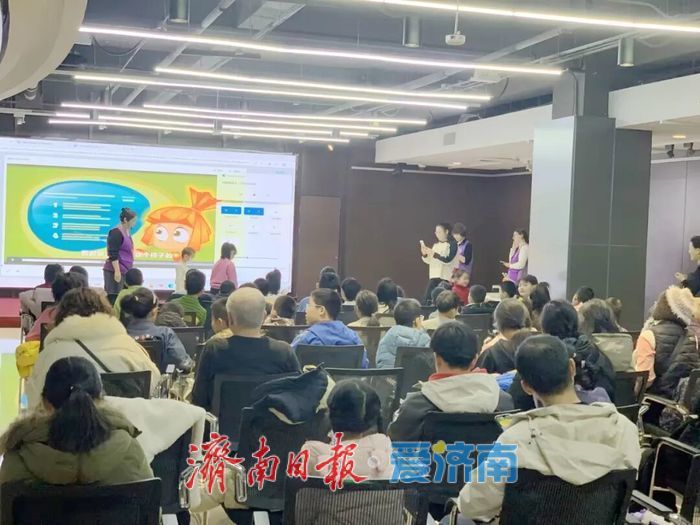 “家门口的科学”走进山东书城