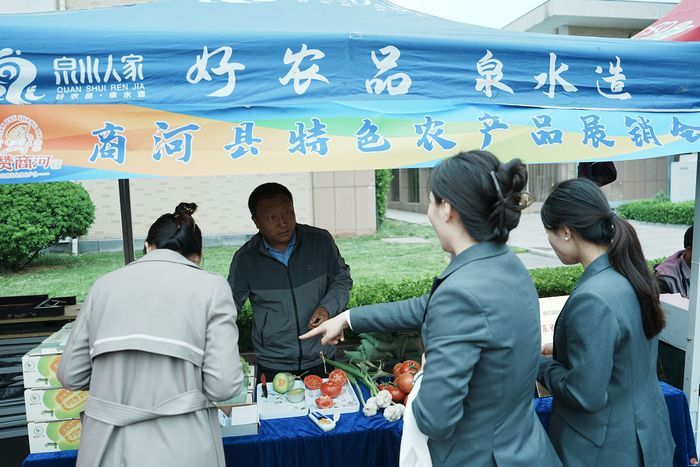 “泉水人家”“点赞商河”组团亮相小麦高产竞赛 展区里济南好物“圈粉”忙