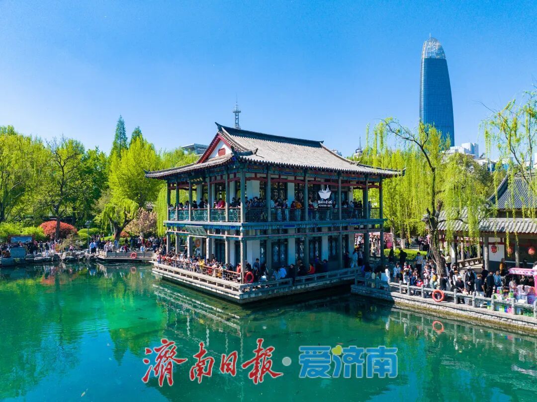 天下第一泉风景区清明假期人气爆棚，千年泉韵绽风华